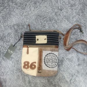Route 86 Small & Crossbody Bag